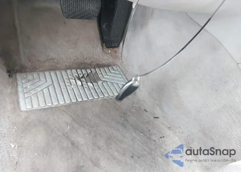 2001 Mercedes-Benz C 240 z USA, uszkodzony, nr VIN WDBRF61J61F082443